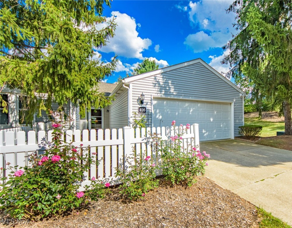 835 Sutton Place Akron OH 44313