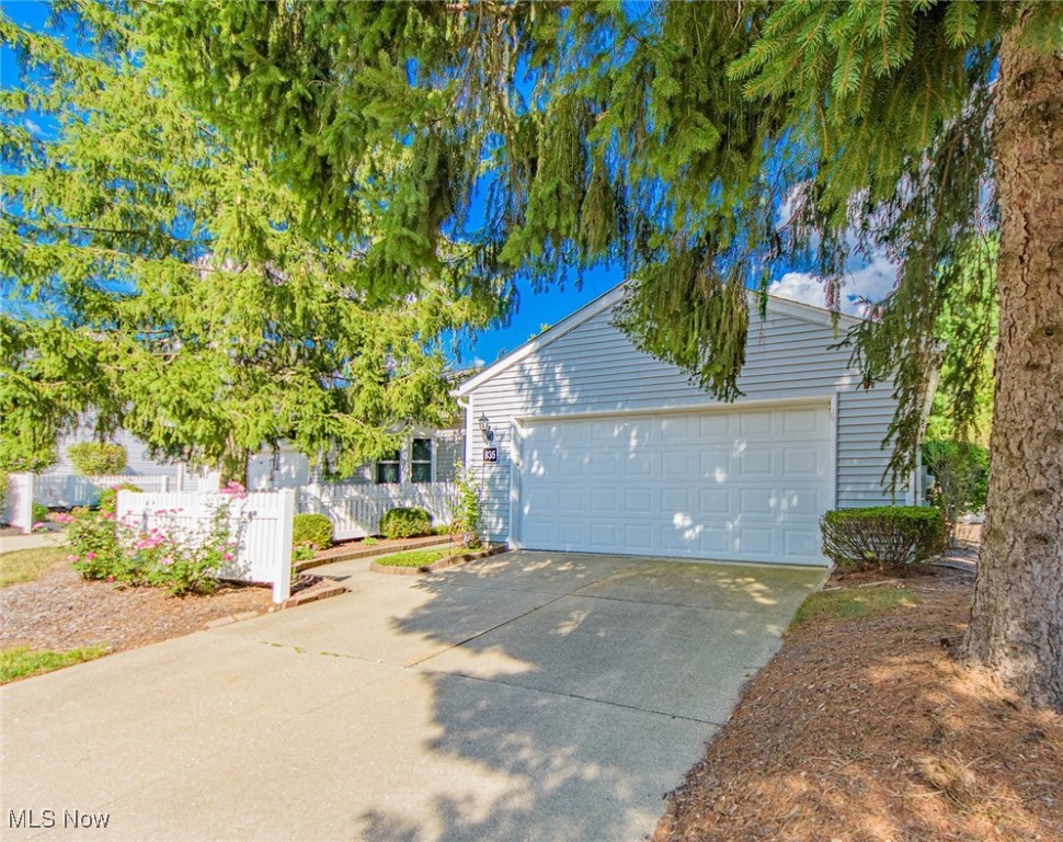 835 Sutton Place Akron OH 44313