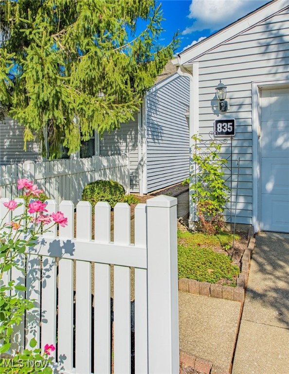 835 Sutton Place Akron OH 44313