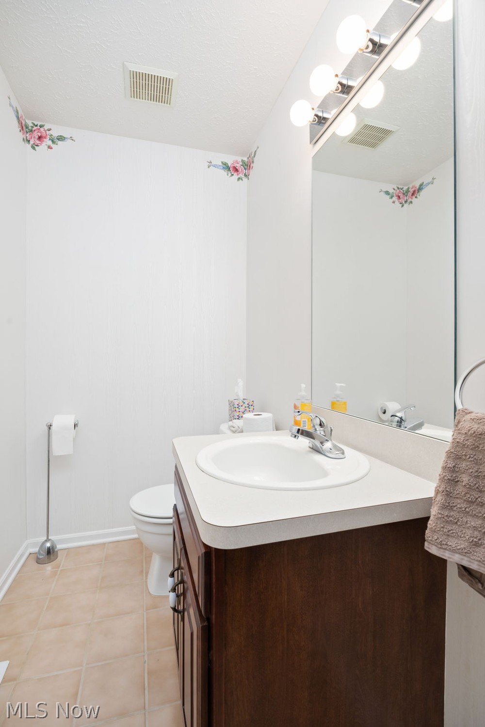 560 Queens Court Copley OH 44321
