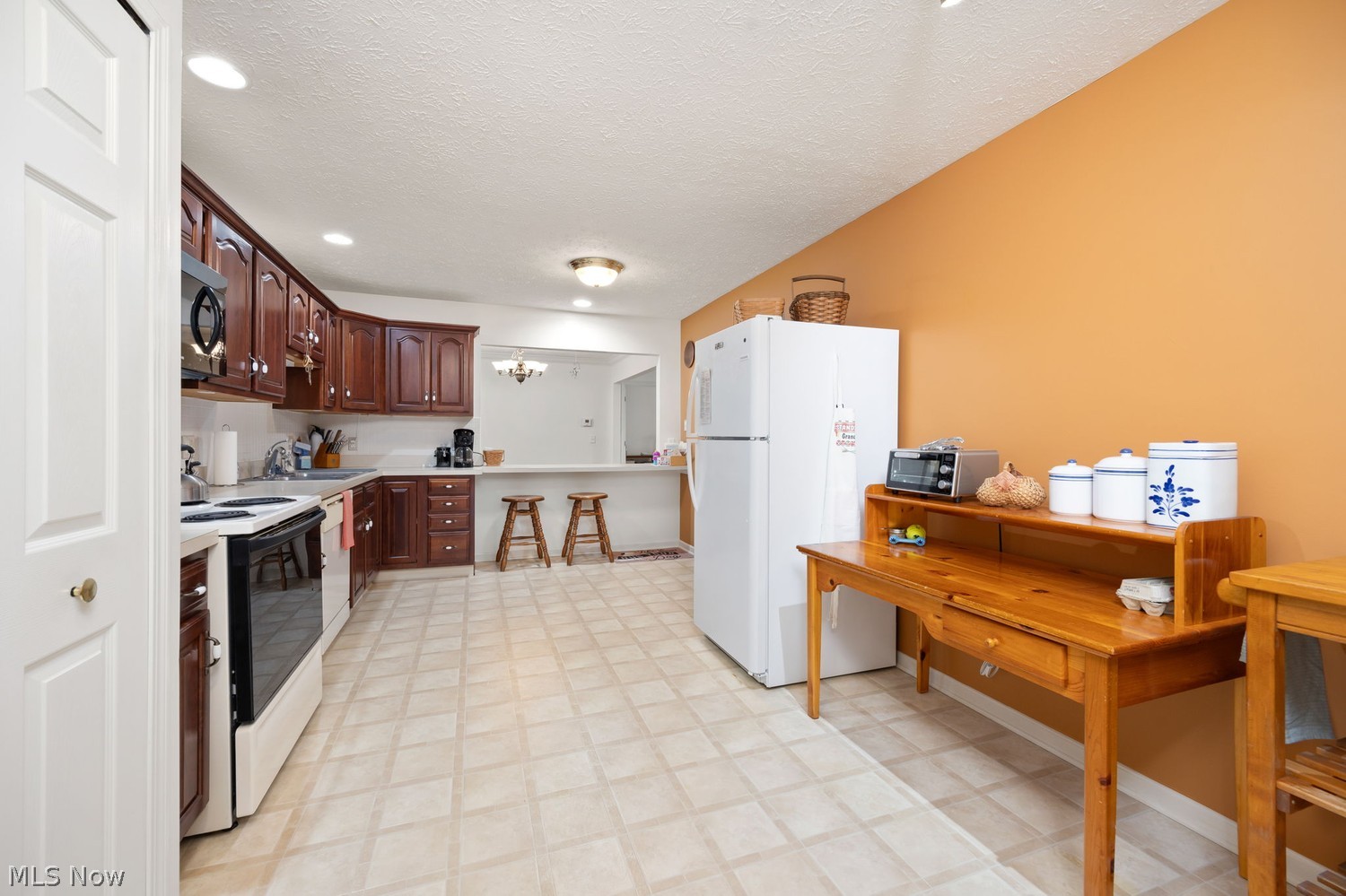 560 Queens Court Copley OH 44321