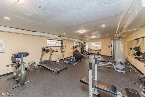 11850 Edgewater Drive Lakewood OH 44107