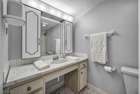 4183 Columbia Road North Olmsted OH 44070