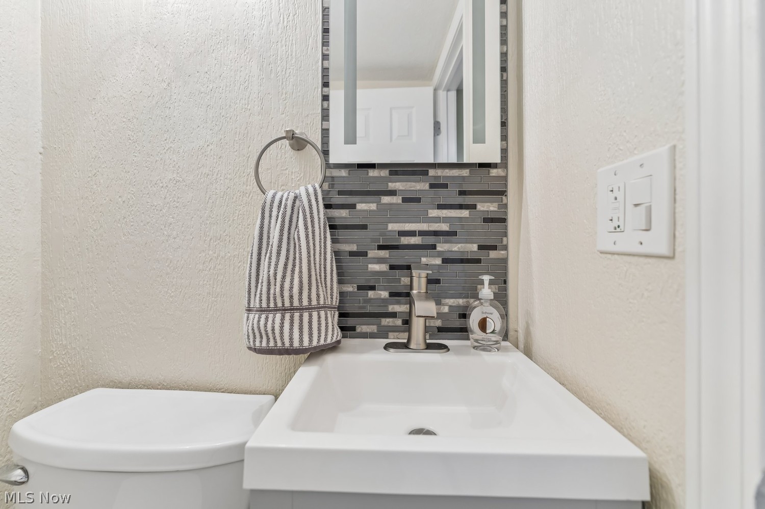 727 Tollis Parkway Broadview Heights OH 44147