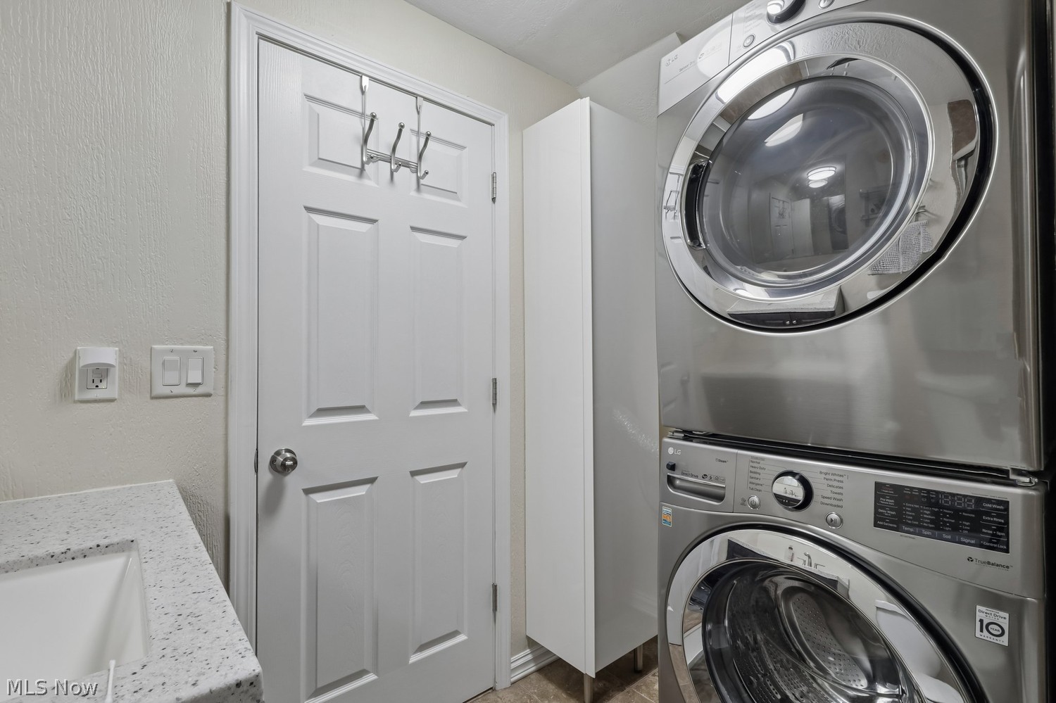 727 Tollis Parkway Broadview Heights OH 44147