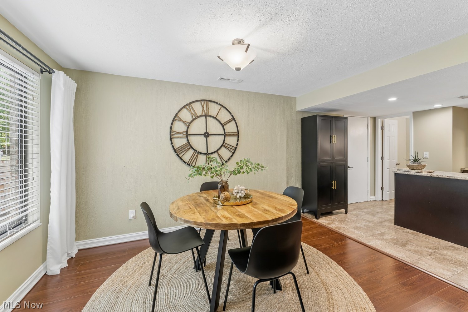 727 Tollis Parkway Broadview Heights OH 44147