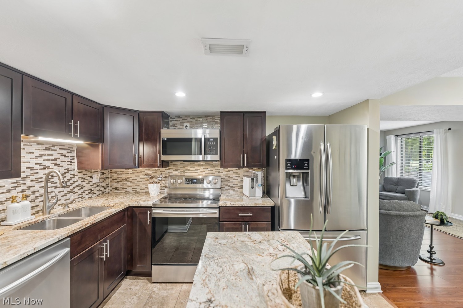 727 Tollis Parkway Broadview Heights OH 44147