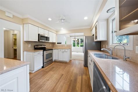 9 Aberdeen Court Rocky River OH 44116