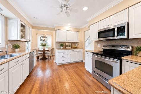 9 Aberdeen Court Rocky River OH 44116