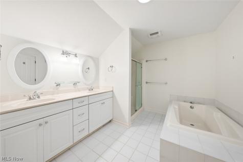 9 Aberdeen Court Rocky River OH 44116