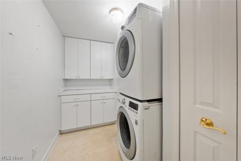 9 Aberdeen Court Rocky River OH 44116