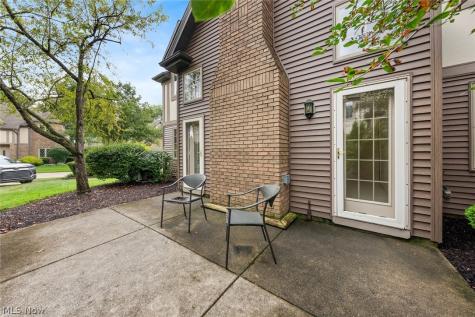 9 Aberdeen Court Rocky River OH 44116