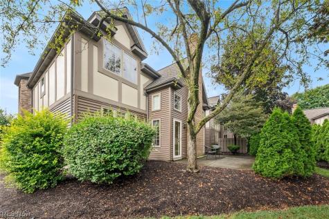 9 Aberdeen Court Rocky River OH 44116