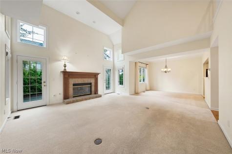 9 Aberdeen Court Rocky River OH 44116