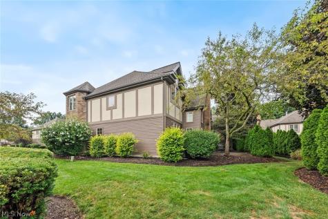 9 Aberdeen Court Rocky River OH 44116