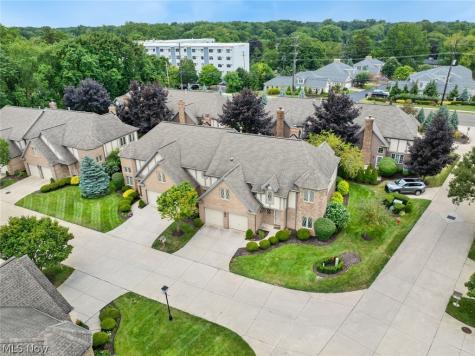9 Aberdeen Court Rocky River OH 44116