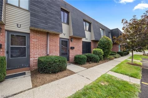 216 Moore Road Avon Lake OH 44012