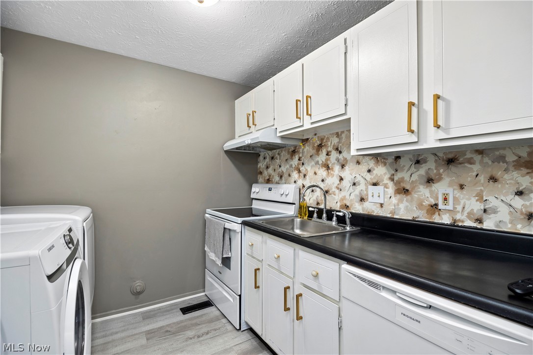 216 Moore Road Avon Lake OH 44012