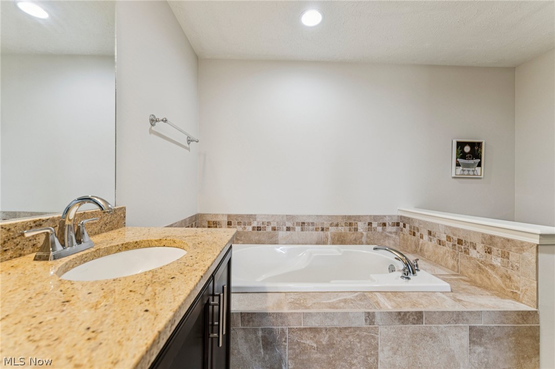 401 Bounty Way Avon Lake OH 44012