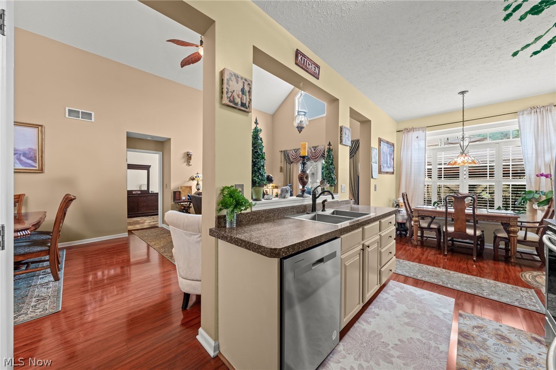 6801 Rolling Meadow Drive Parma OH 44134