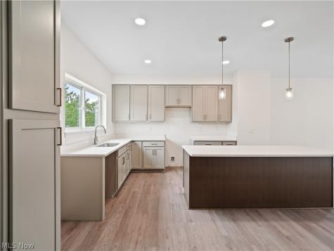 3274 Warren Road Cleveland OH 44111