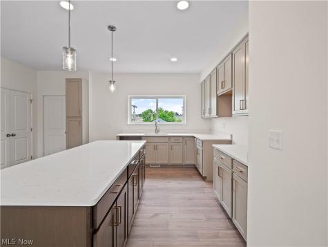 3274 Warren Road Cleveland OH 44111