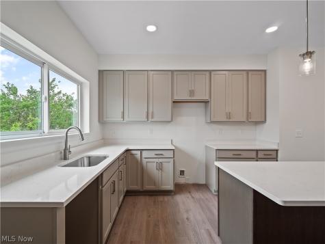3274 Warren Road Cleveland OH 44111