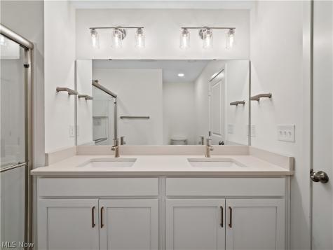 3274 Warren Road Cleveland OH 44111