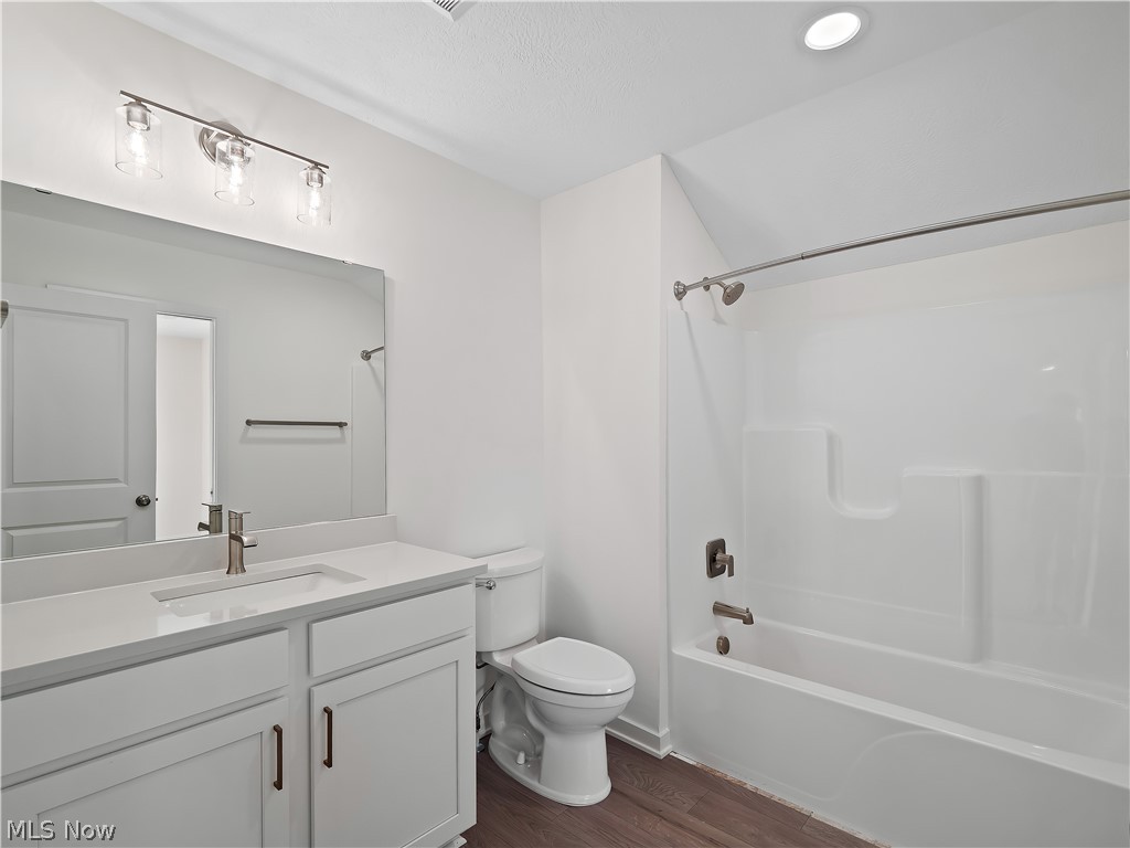 3274 Warren Road Cleveland OH 44111