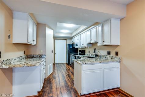 4201 Tannybrooke Lane NW Canton OH 44718