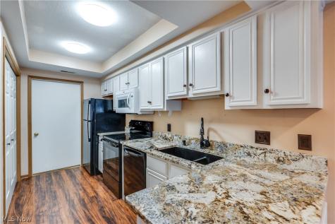 4201 Tannybrooke Lane NW Canton OH 44718