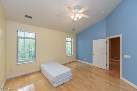3192 Richmond Road Beachwood OH 44122