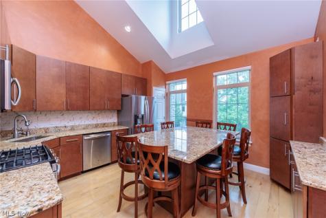 3192 Richmond Road Beachwood OH 44122