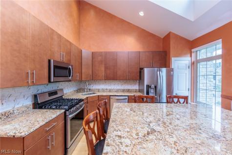 3192 Richmond Road Beachwood OH 44122