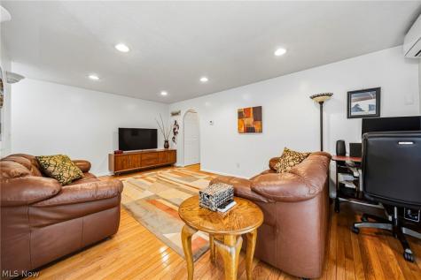 1408 Golden Gate Boulevard Mayfield Heights OH 44124