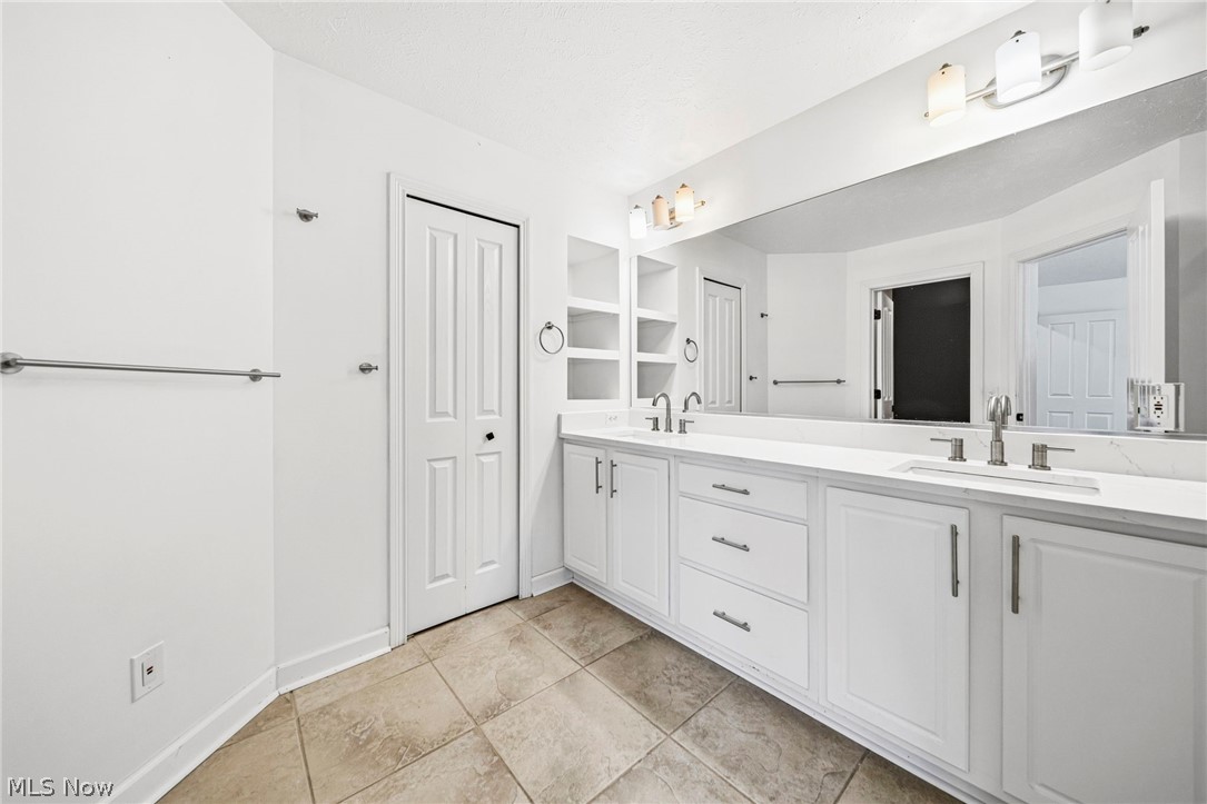 351 E Legend Court Highland Heights OH 44143