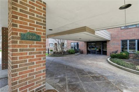 5200 Three Village Drive Lyndhurst OH 44124