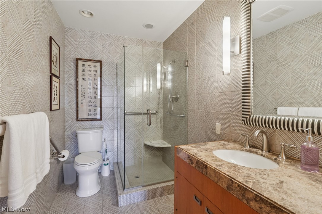 5200 Three Village Drive Lyndhurst OH 44124