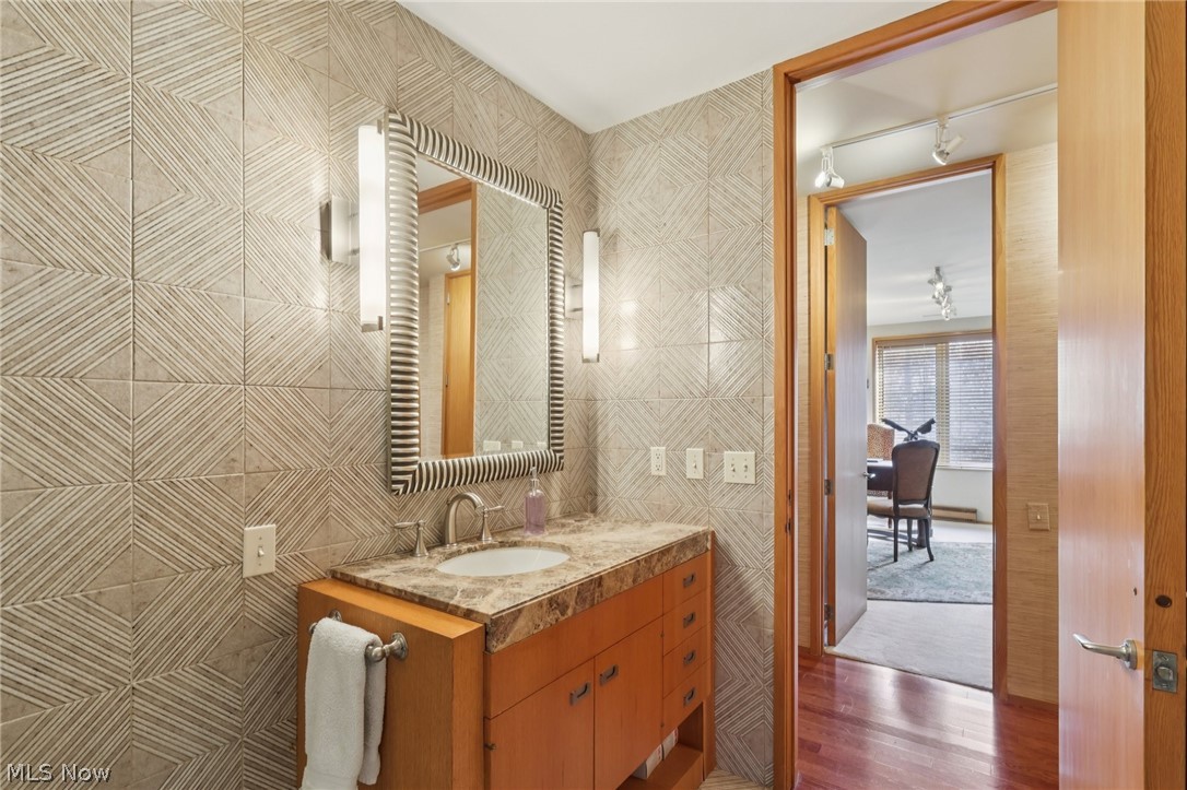 5200 Three Village Drive Lyndhurst OH 44124