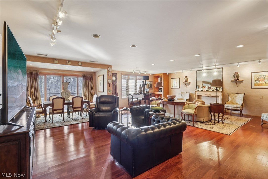 5200 Three Village Drive Lyndhurst OH 44124
