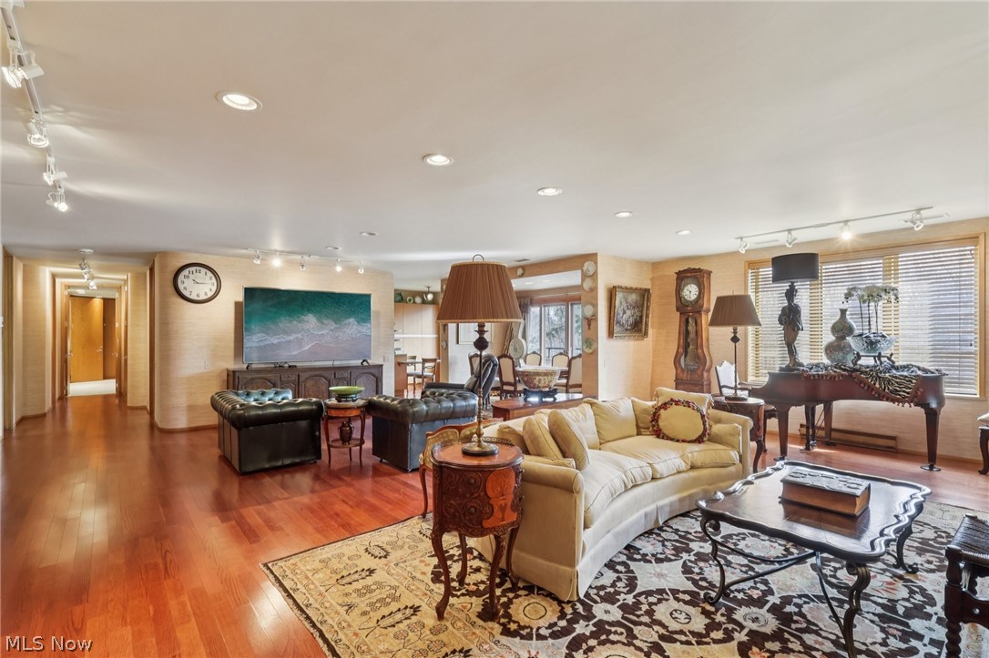 5200 Three Village Drive Lyndhurst OH 44124