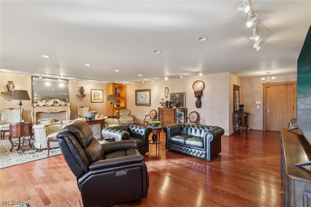 5200 Three Village Drive Lyndhurst OH 44124