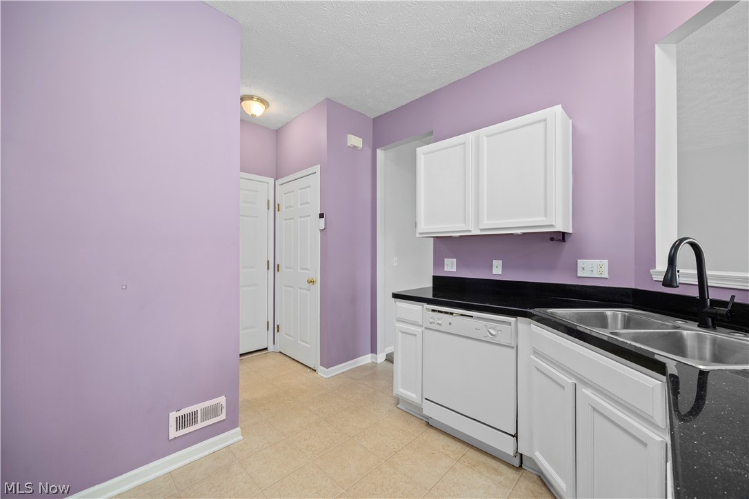 29026 Pembrooke Boulevard Olmsted Falls OH 44138