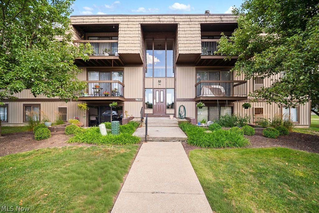 9610 Cove Drive North Royalton OH 44133