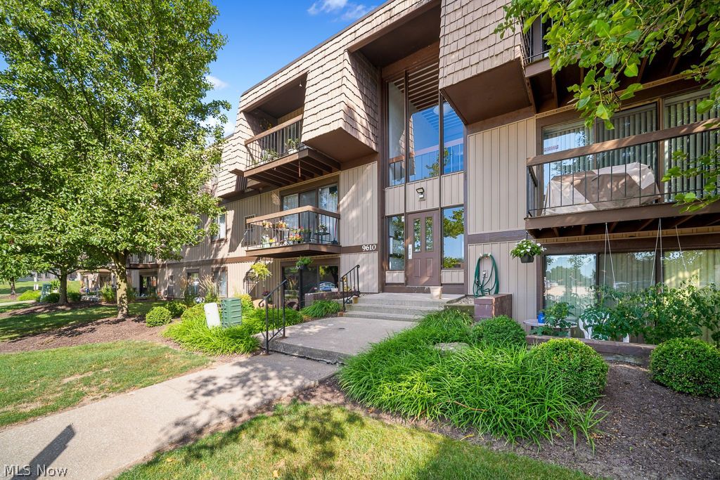 9610 Cove Drive North Royalton OH 44133