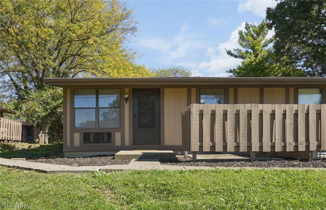 1783 Sunapple Way Columbus OH 43232