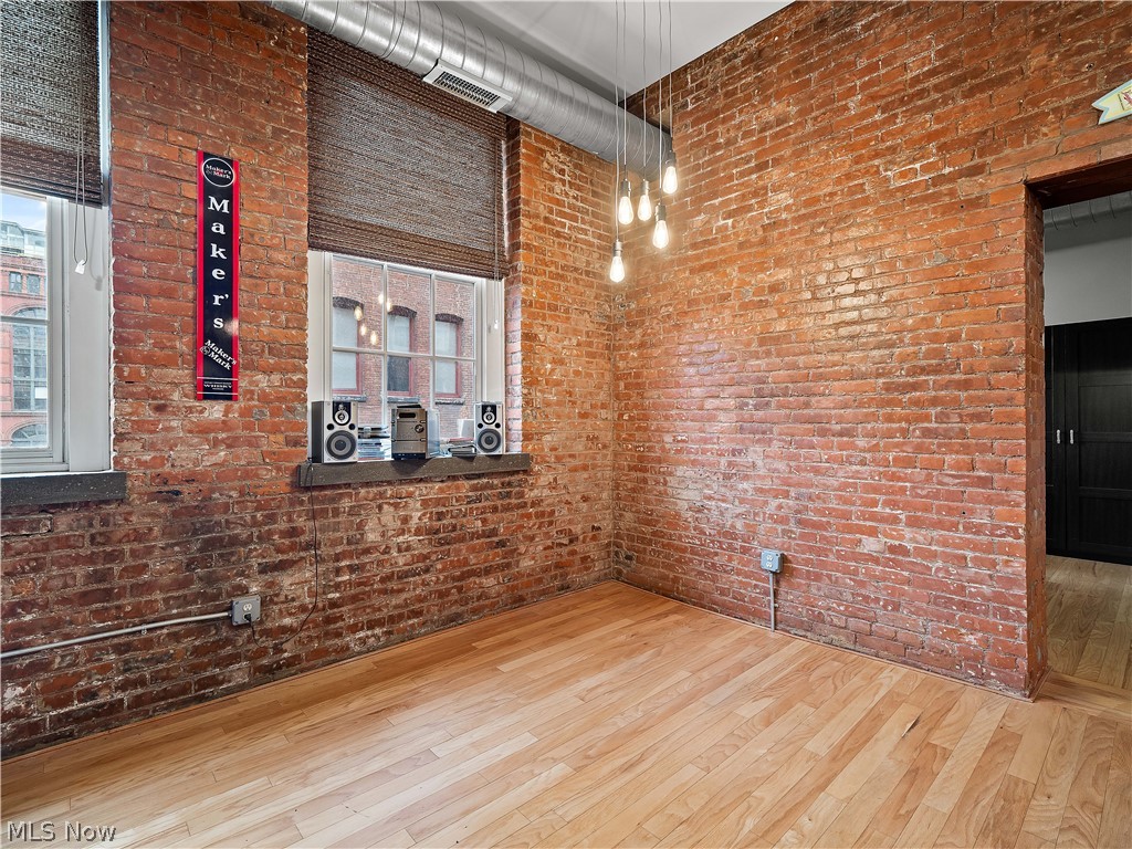 1260 W 4th Street Cleveland OH 44113