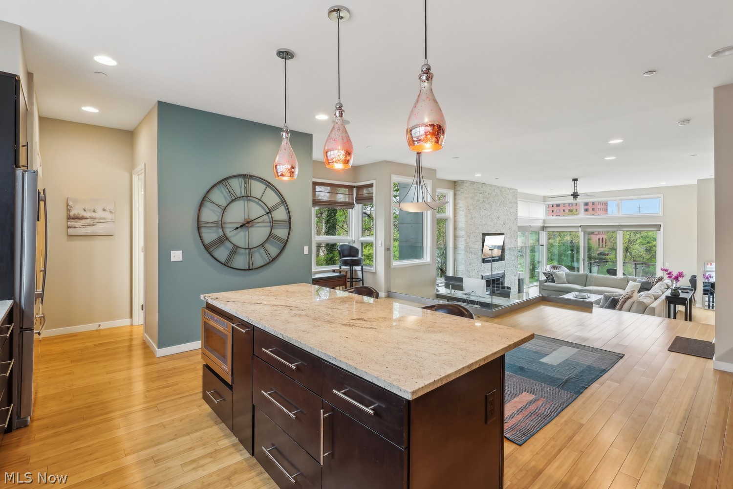 11 Clifton Pointe Lakewood OH 44107