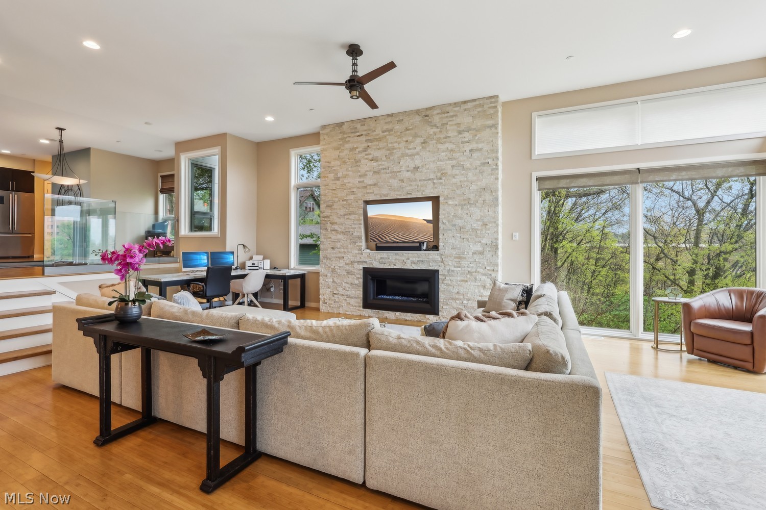11 Clifton Pointe Lakewood OH 44107