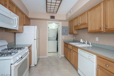 20325 Williamsburg Court Middleburg Heights OH 44130